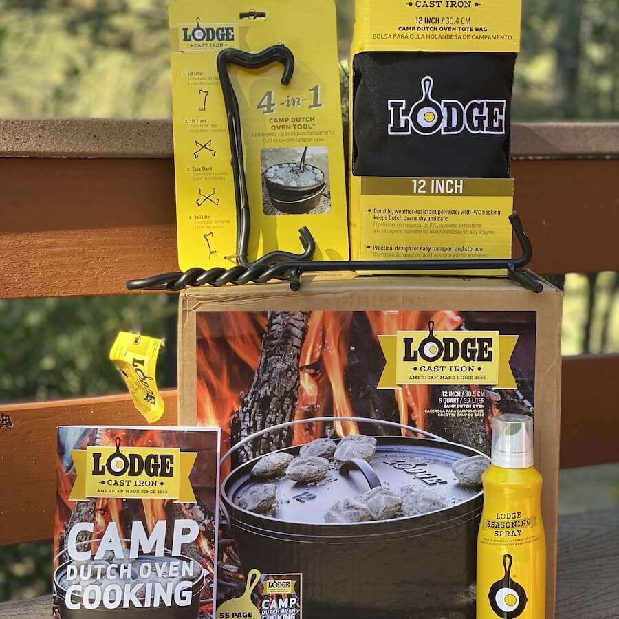 Lodge 4-Quart Cast Iron Camp Dutch Oven